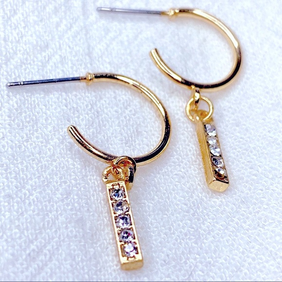 ❣️$25/3❣️ Little Rectangle Rhinestones Dangle Hoop Earrings - Picture 3 of 8
